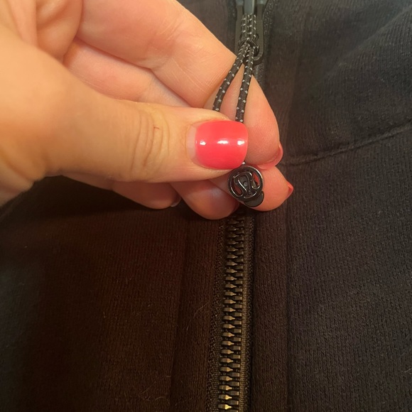 Black Lululemon scuba hoodie size 8 GUC - Picture 4 of 5